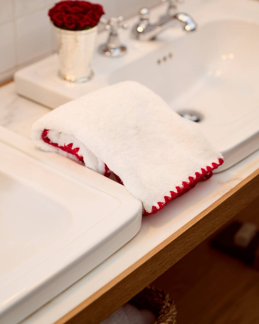 White and Red Shell Bath Towel 