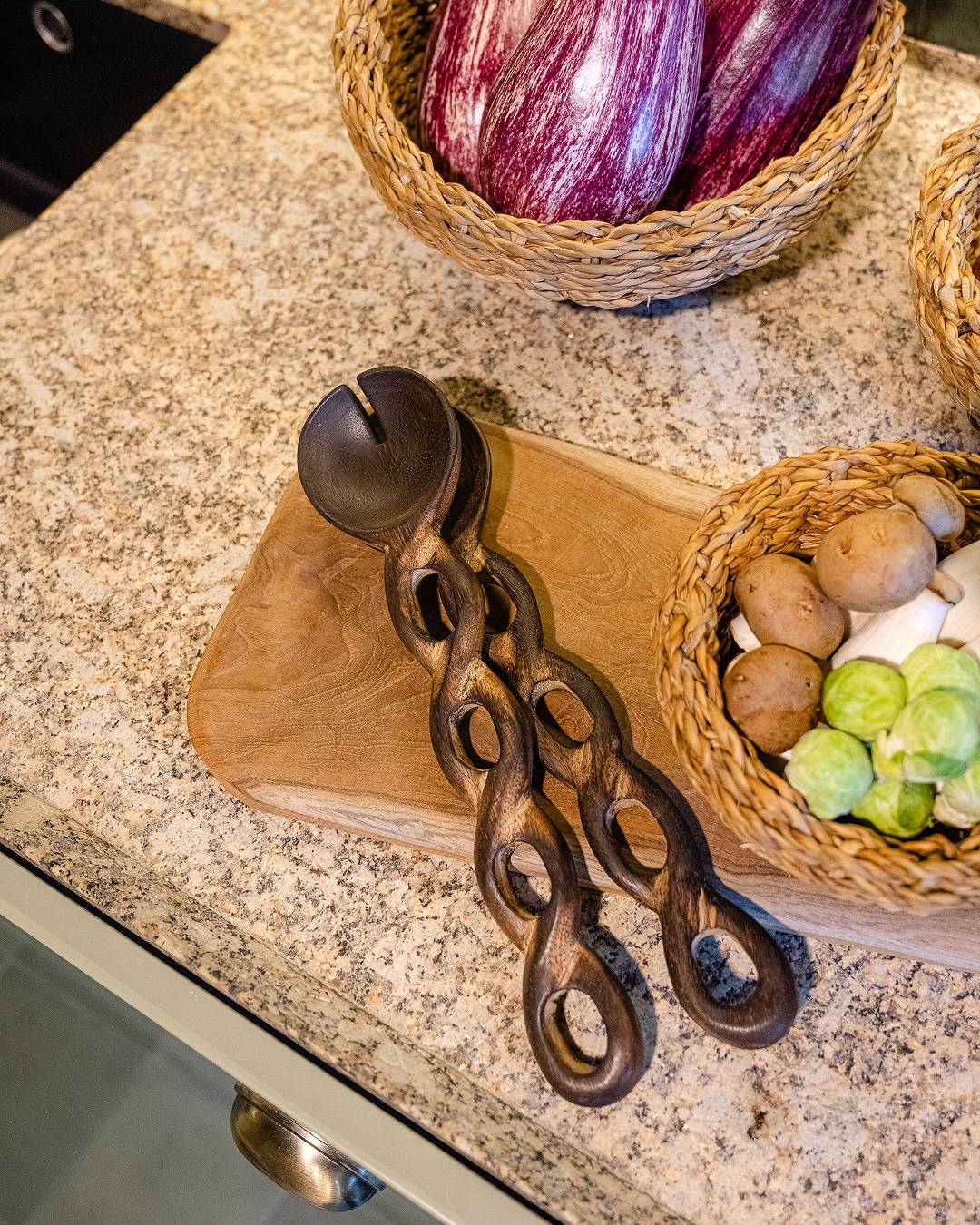 Conjunto de Talheres para Salada em Madeira Escura